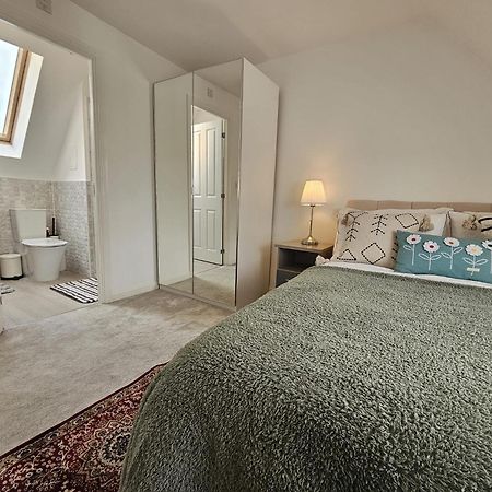 Modern Bed At Bicester Village, Kingsmere Exterior foto