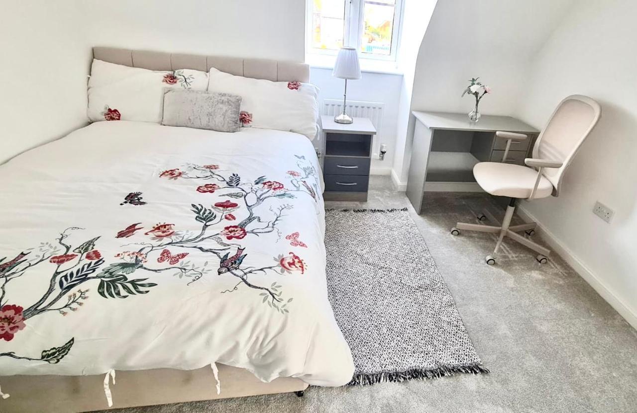 Modern Bed At Bicester Village, Kingsmere Exterior foto